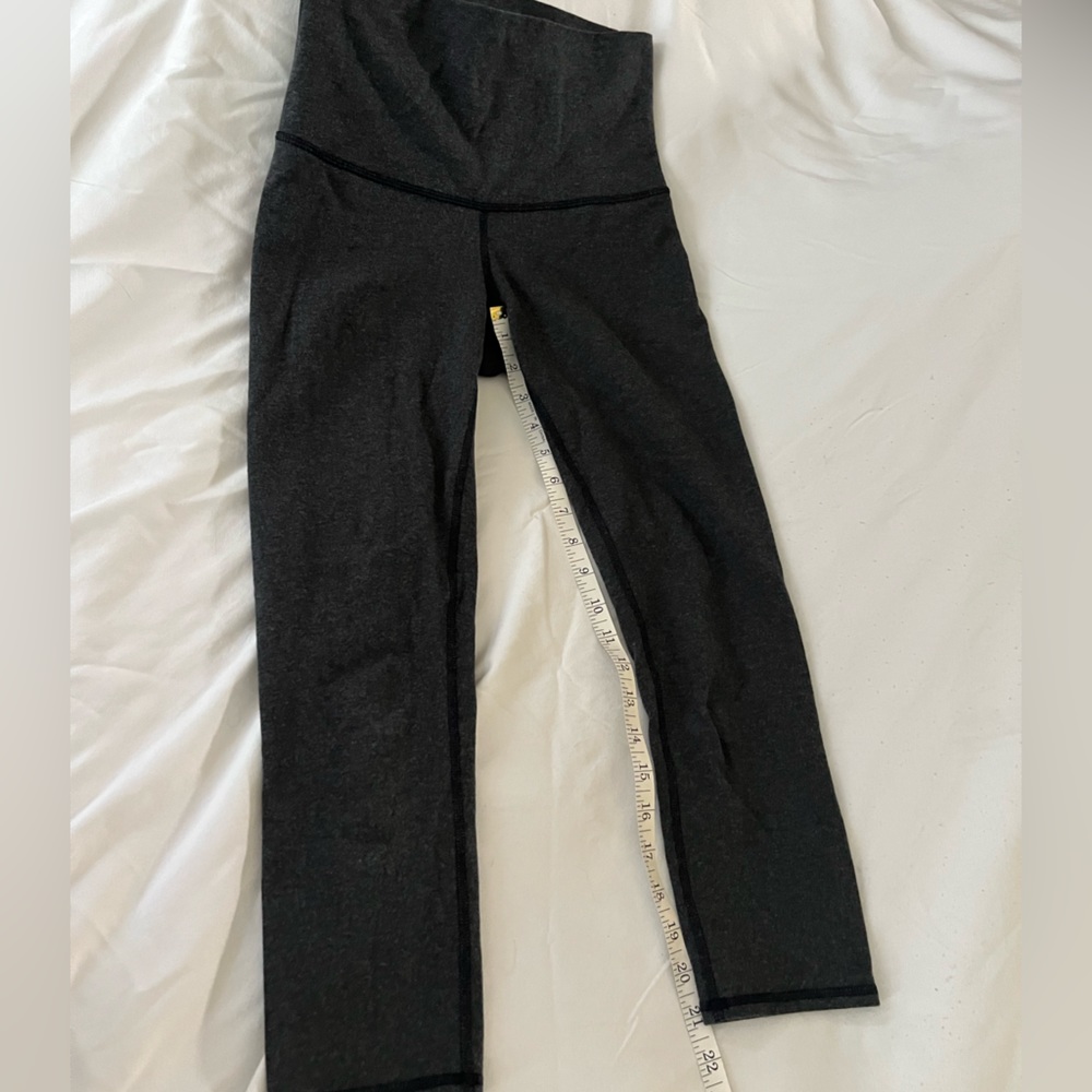 Lululemon Athletica crop leggings dark gray size 4